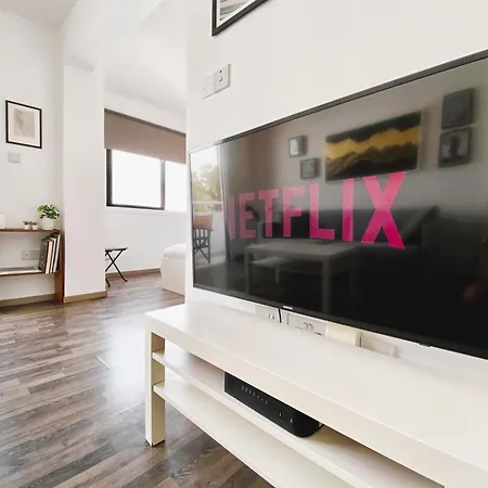 Modern In Center, 5min From * Larnaca