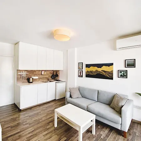 Apartament Modern In Center, 5min From