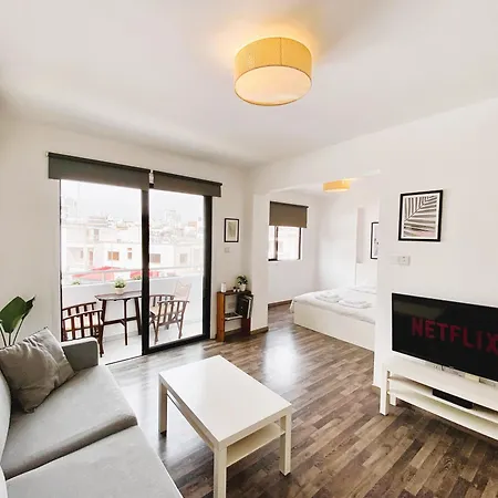דירה Modern In Center, 5min From לרנקה