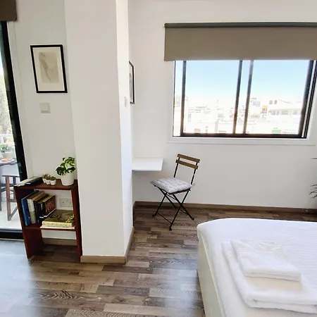 Modern In Center, 5min From